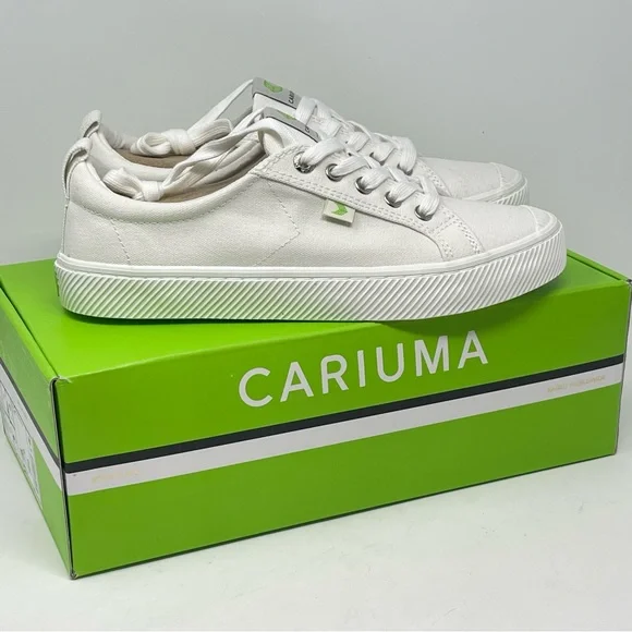 Cariuma OCA Low Shoes Womens 10 Mens 8.5 OffWhite Canvas Lace Up Sneakers